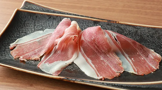 02 お肉を「磨き」、命を余すことなく生かし切る